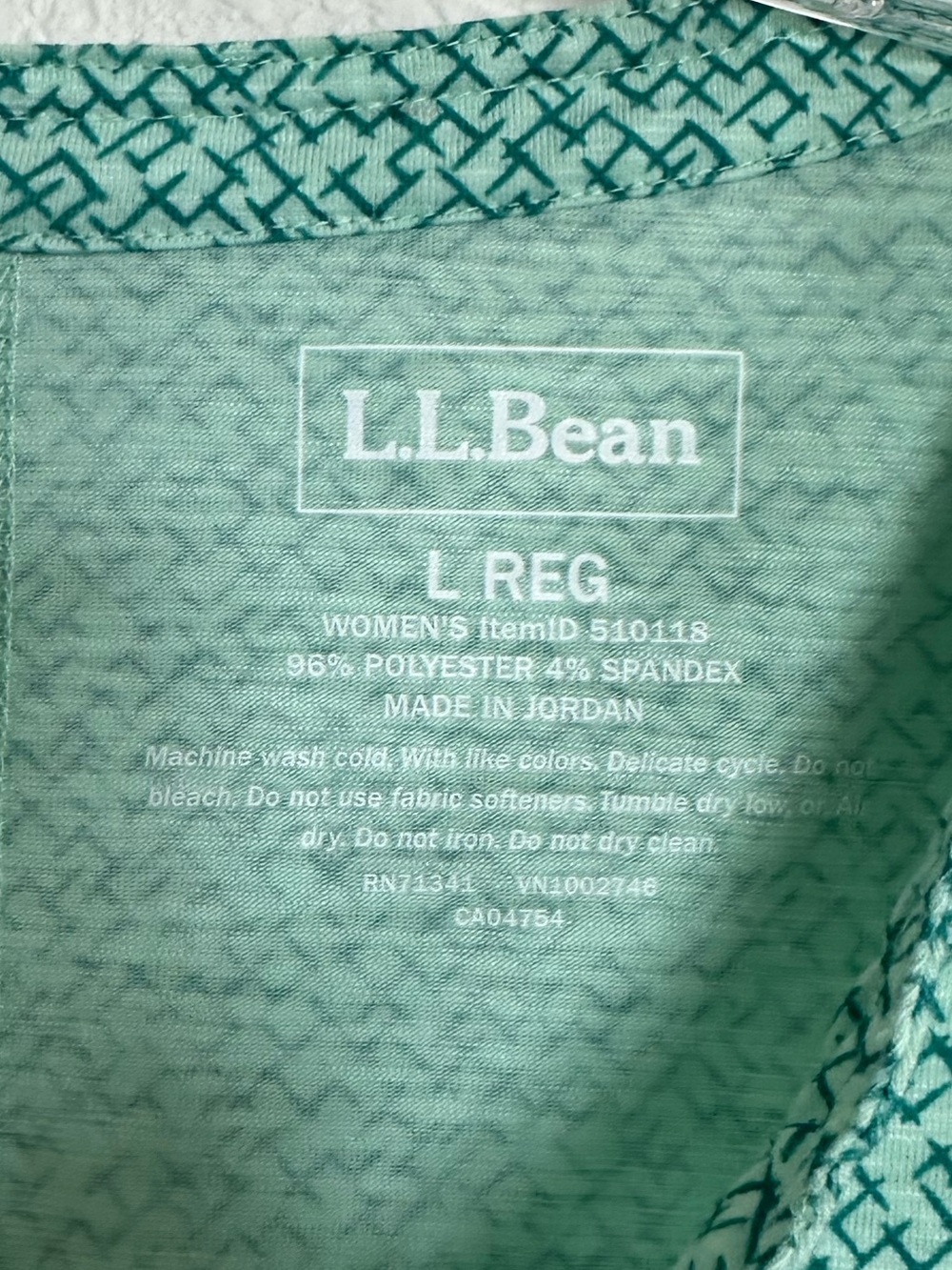 L.L. Bean Seafoam Green Short Sleeve V-Neck Tunic with Geometric Print - Picture 6 of 7